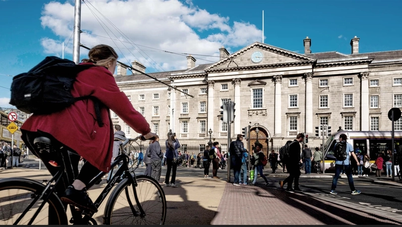 Cycling on the covid commute through College Green