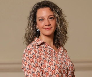 Ms. Andreia Lasmar Coimbra
