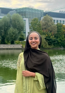  Eram Shaikh  