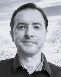  Tom Hall