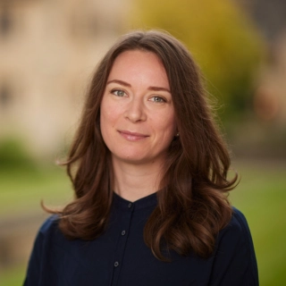 Dr. Nicole Kapelle