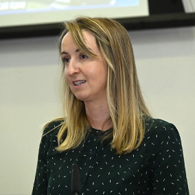 Dr Roseanne Dillon