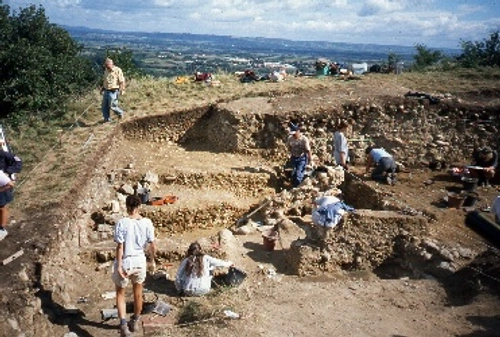 People working on an archaeological excavation site