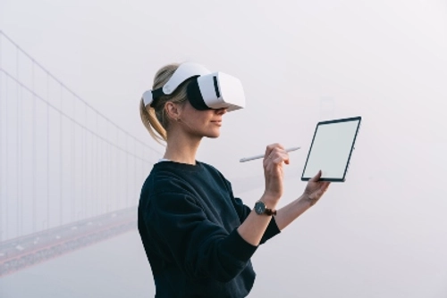 Introduction to XR: Applications and Technology