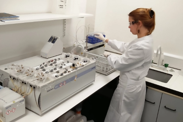 Botany student in the lab, Trinity College Dublin.