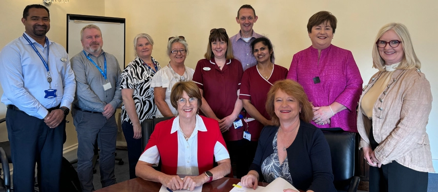 Staff sign MoU