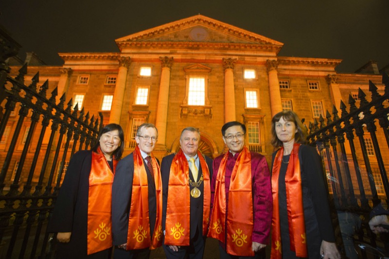 Fei Huang, Chinese Embassy; Niall Gibbons, CEO of Tourism Ireland; Brendan Carr, Lord Mayor of Dublin; H.E. Dr Yue Xiaoyong, Chinese Ambassador to Ireland; and Prof Juliette Hussey, Vice-President for Global Relations, Trinity College Dublin