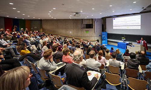 Professor Taha Yasseri giving his Inaugural Lecture