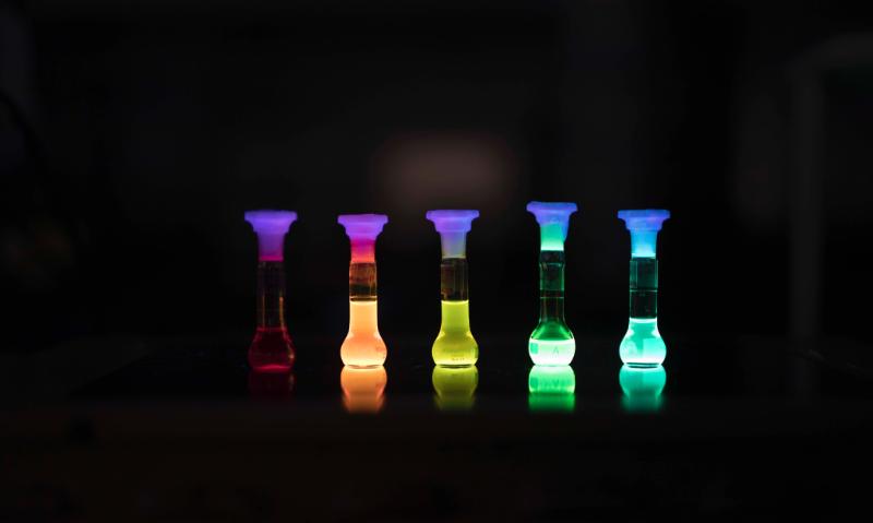 The sensor is formed from a food safe ink that is printed into the food packaging. The picture shows the illumination of the active materials of the food safe ink that mean the sensor can measure the oxygen inside the food packaging in real time. Image: Tristan Hutchison.