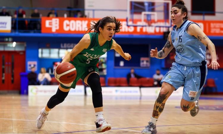 Trinity Meteors basketball player on court