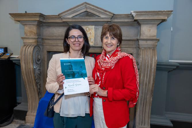 Kamila Gown receives Dean's Award