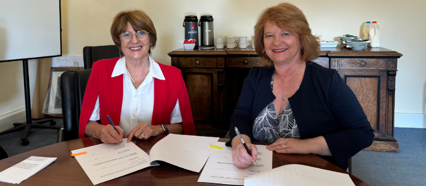 Signing memorandum of understanding