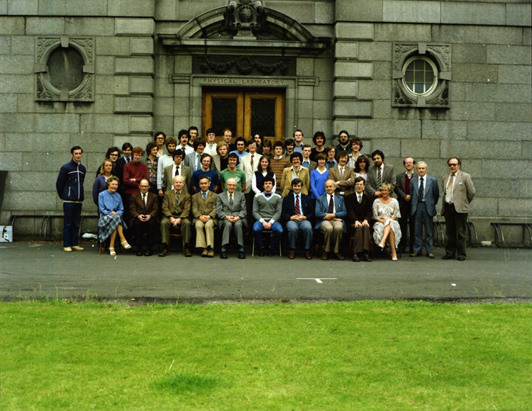 Image of the 1981 School of Physics class photo