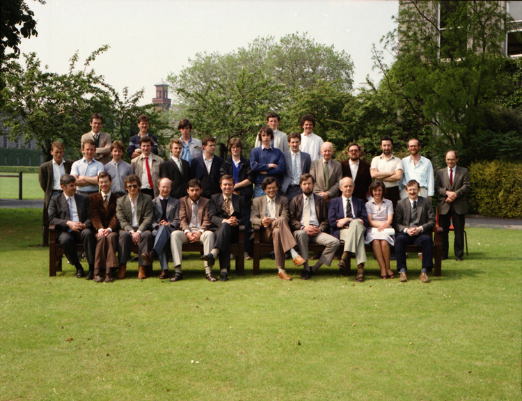 Image of the 1986 School of Physics class photo