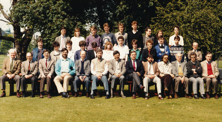 Image of the 1987 School of Physics class photo