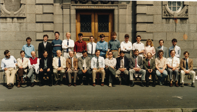 Image of the 1988 School of Physics class photo