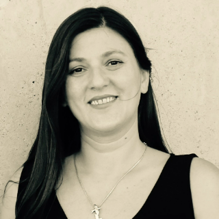 Profile Picture of Daniela Modrescu