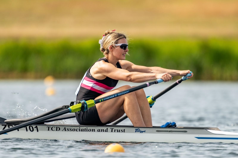 Grace Healy rowing for DULBC