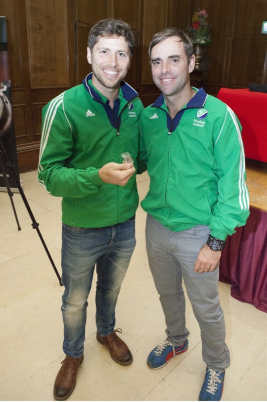Ronan Gormley and head coach Craig Fulton of the Ireland men's hockey team at the alumni event in the Dining Hall earlier this year