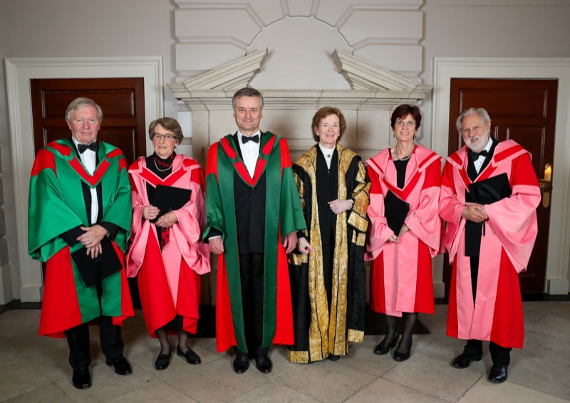 Eric Kinsella, Peta Taaffe, Provost, Chancellor Mary Robinson, Vice-Chancellor Louise Richardson & Lord David Puttnam