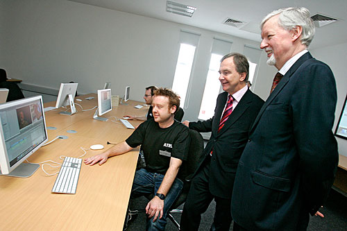 TCD student conor kelly with minister martin cullen and provost dr john hegarty