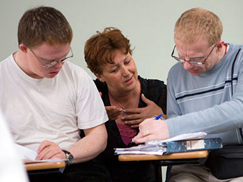 NIID students with lecturer 