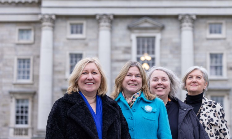 Four key women : Front Square