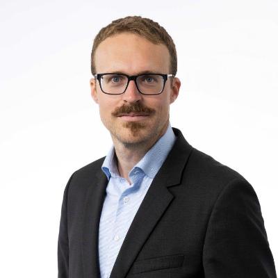 Head shot of Dr Marvin Suesse
